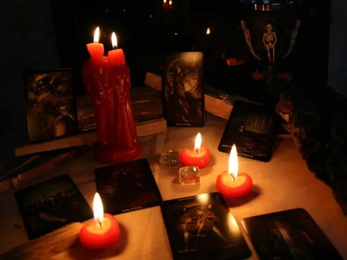 Спиритический сеанс от сильной гадалки в Великих